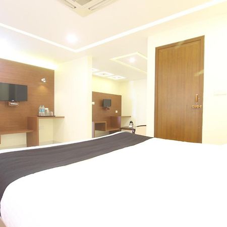 Divines Business Hotel Kuzhittura Dış mekan fotoğraf