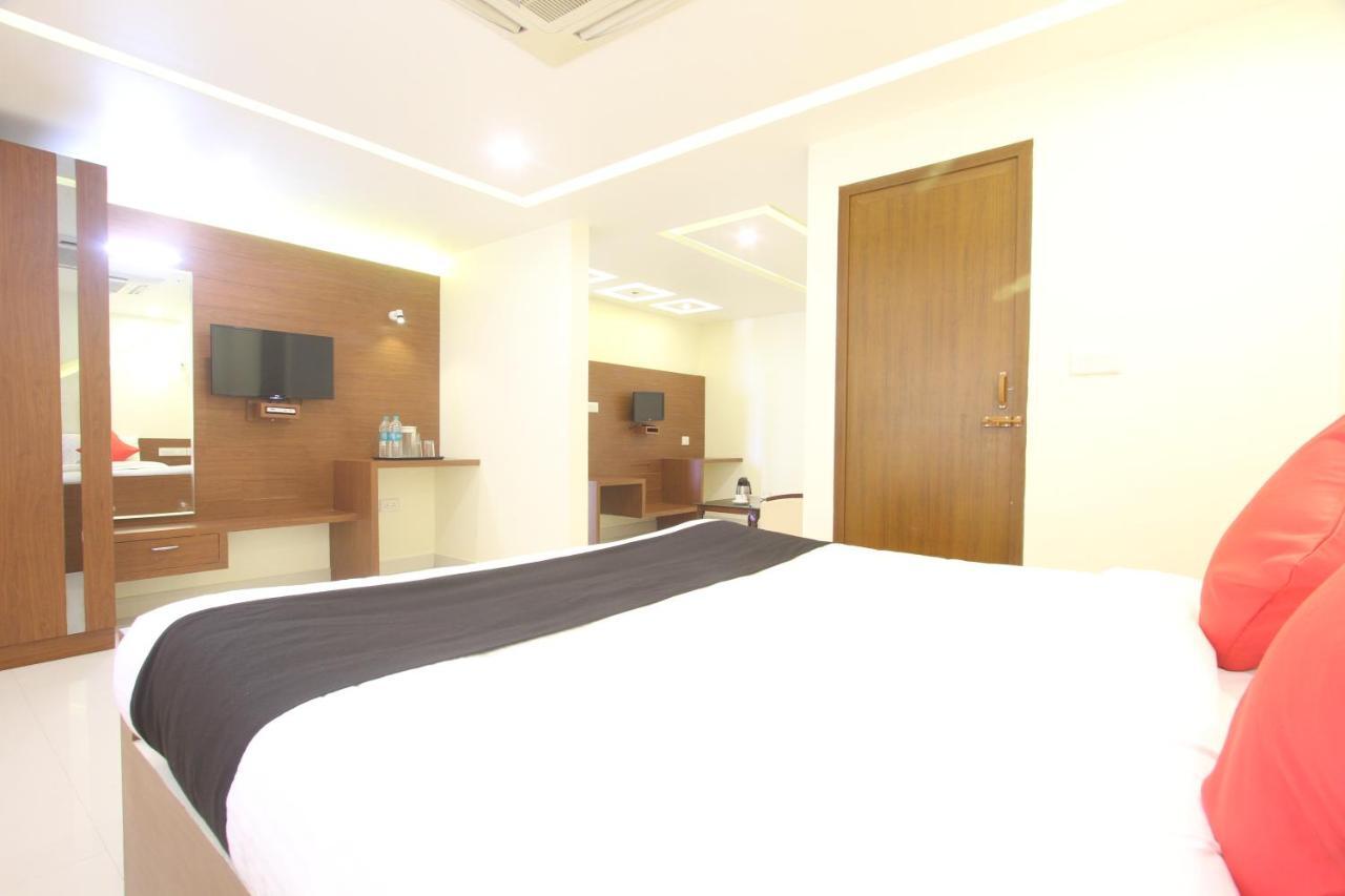 Divines Business Hotel Kuzhittura Dış mekan fotoğraf