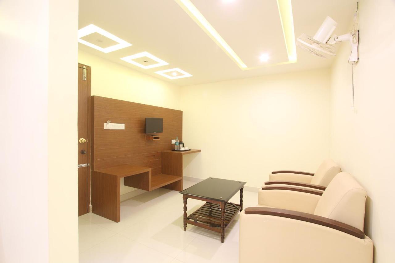 Divines Business Hotel Kuzhittura Dış mekan fotoğraf